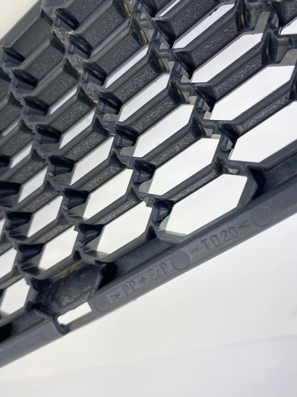 2005 2006 2007 SCION TC FRONT CENTER LOWER GRILL GRILLE INSERT TRIM 53112-21030