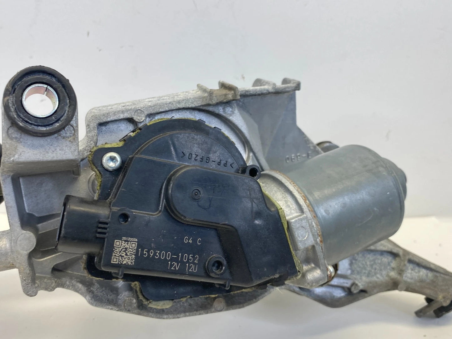 2011-2024 MITSUBISHI OUTLANDER SPORT FRONT WIPER MOTOR LINKAGE OEM 159300-1052