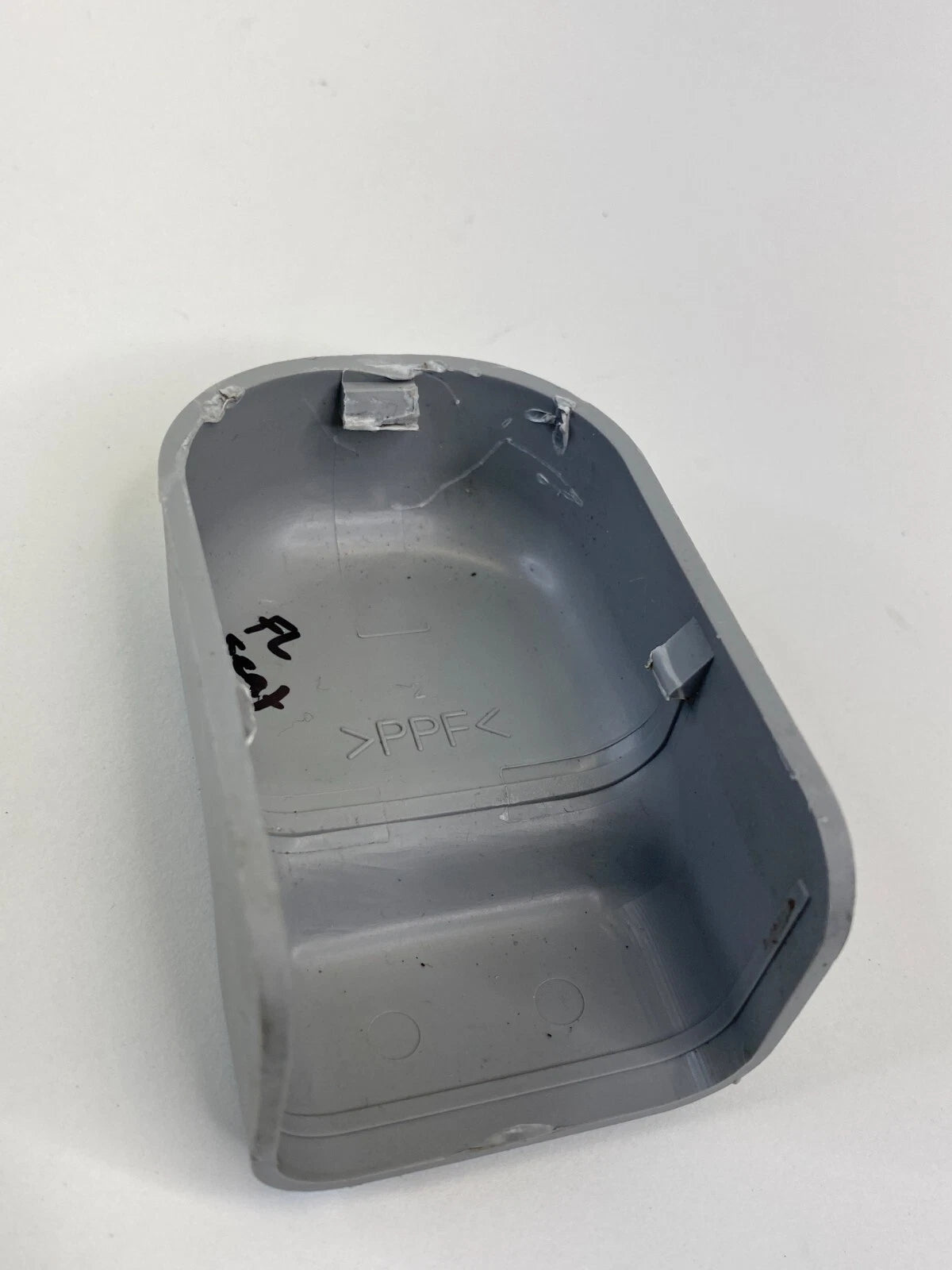 2006-2008 HYUNDAI SONATA SEDAN LEFT INNER SIDE FRONT LEFT SEAT TRACK COVER TRIM
