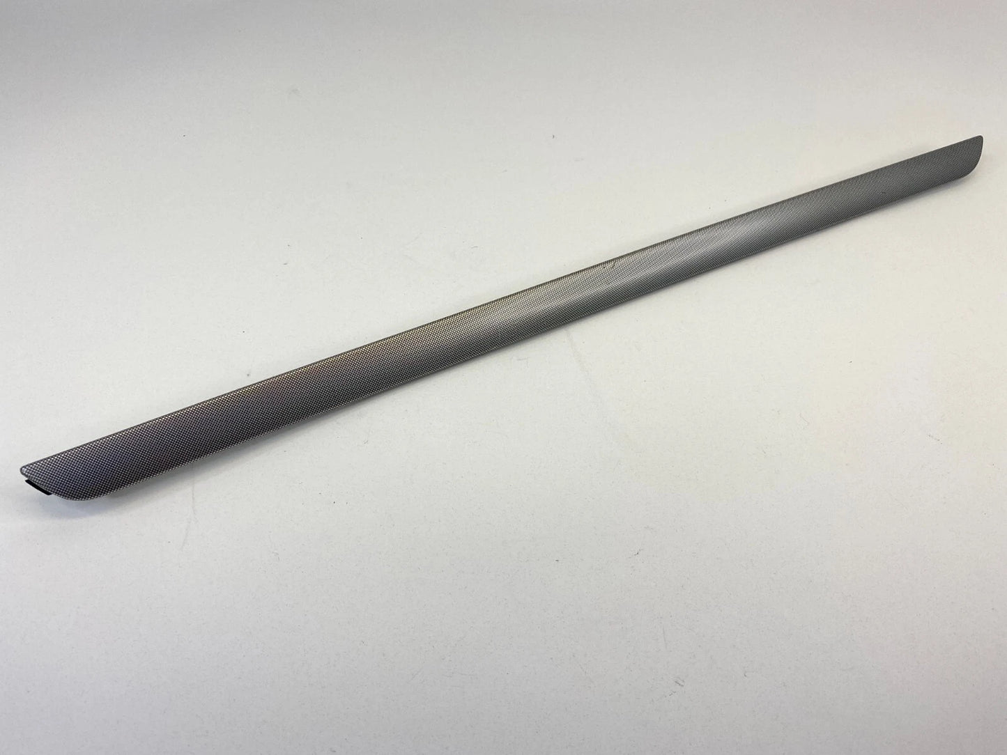 2005-2010 VOLKSWAGEN JETTA FRONT LEFT DOOR PANEL TRIM MOLDING 1K4-867-439 OEM