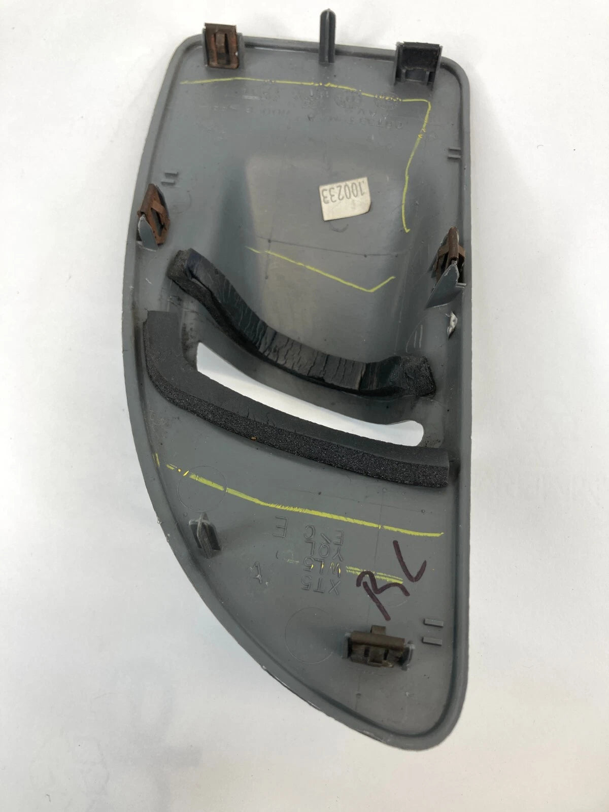 2004-2007 DODGE CARAVAN REAR LEFT SIDE SEAT BELT TRIM BEZEL 0RT33TRMAA OEM