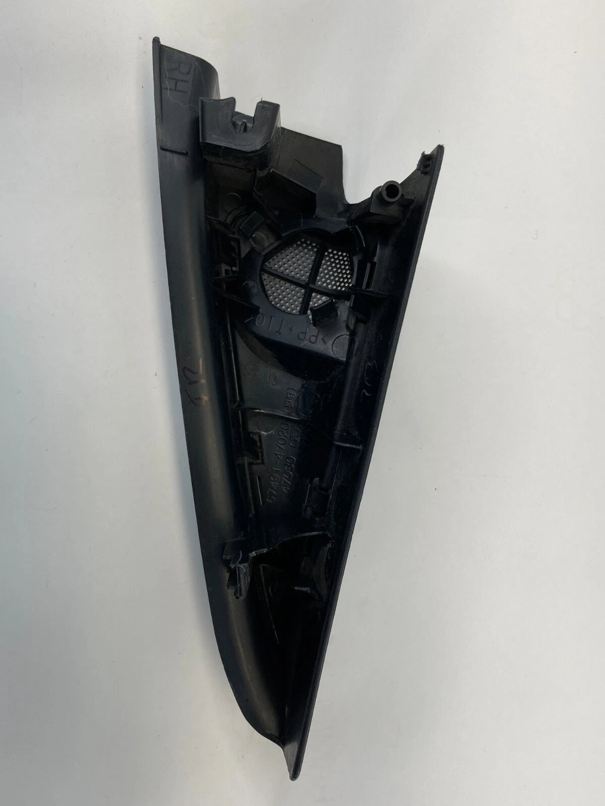 2004-2009 TOYOTA PRIUS FRONT RIGHT SIDE INNER CORNER SPEAKER COVER 67491-47020
