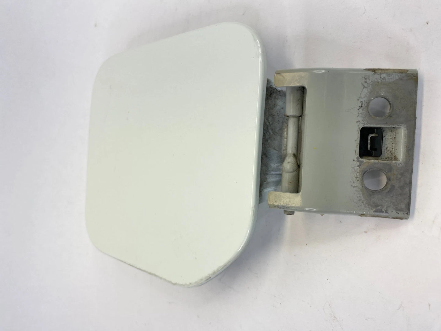 1998-2002 ISUZU TROOPER GAS FUEL TANK FILLER DOOR LID FLAP COVER WHITE OEM