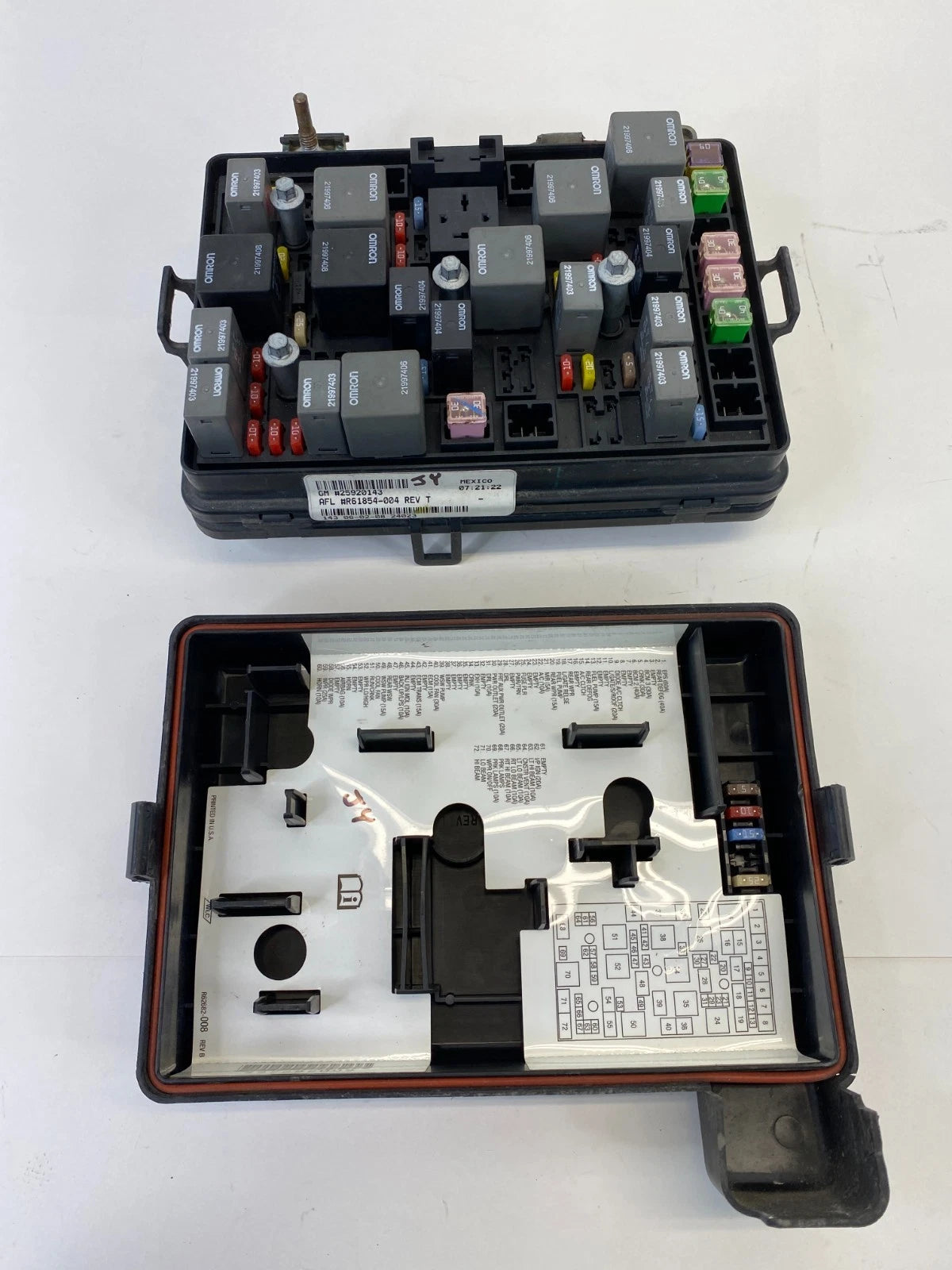 2008 CHEVROLET HHR 2.2L FWD ENGINE FUSE RELAY BOX FUSEBOX 25920143 OEM