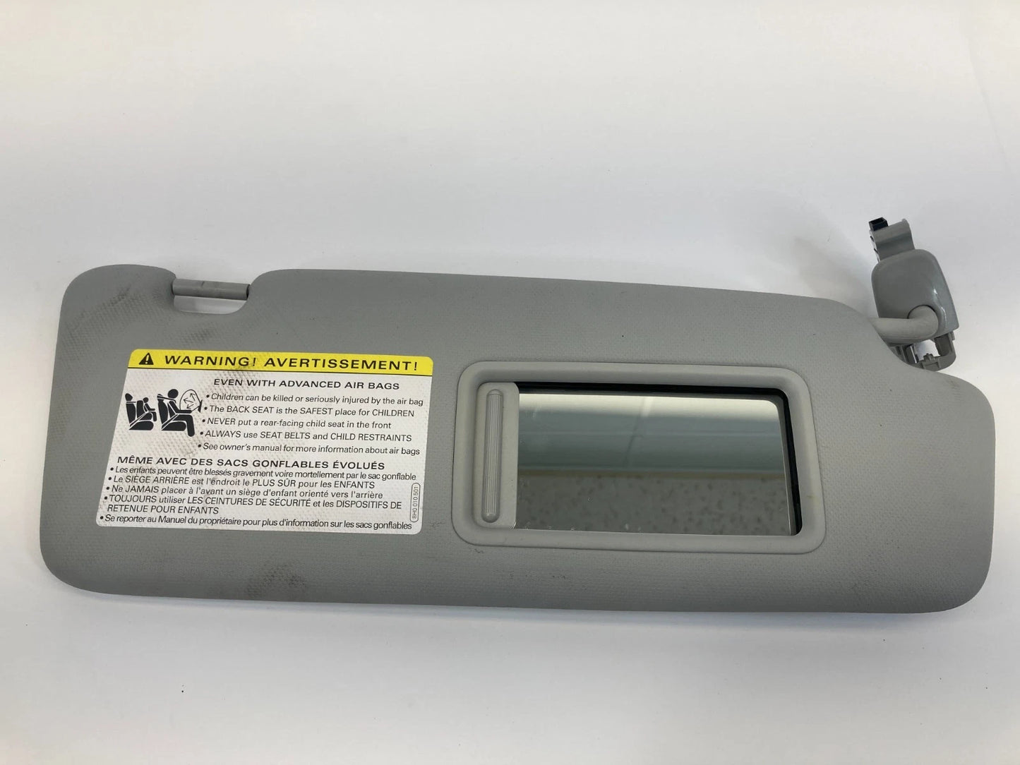 2013-2016 AUDI A4 SEDAN RIGHT SUN VISOR PASSENGER SUNVISOR 8U0-857-552-F