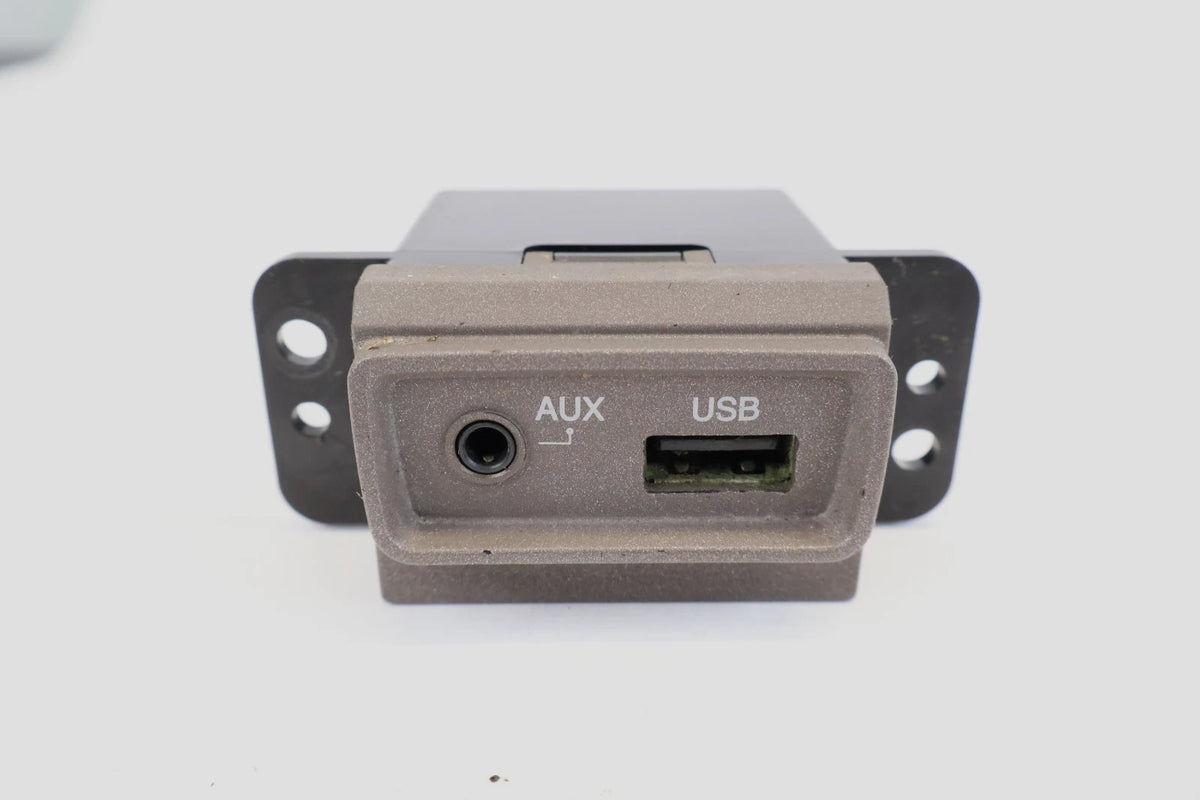 2009-2011 KIA RIO AUX USB PORT AUDIO INPUT JACK ASSEMBLY OEM 96120-1G200W6