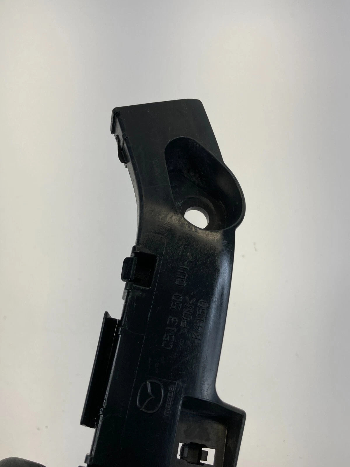 2012-2015 MAZDA 5 MAZDA5 FRONT LEFT BUMPER RETAINER BRACKET COVER C513500U1 OEM