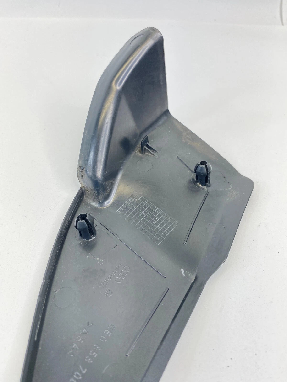 2004-2008 AUDI A4 RIGHT PASSENGER SIDE INNER MIRROR TRIM COVER 8E0-858-706 OEM