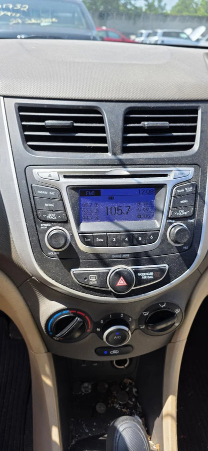 2012-2014 HYUNDAI ACCENT AM/FM RADIO RECEIVER CD DISC PLAYER MP3 96170-1R100-4X