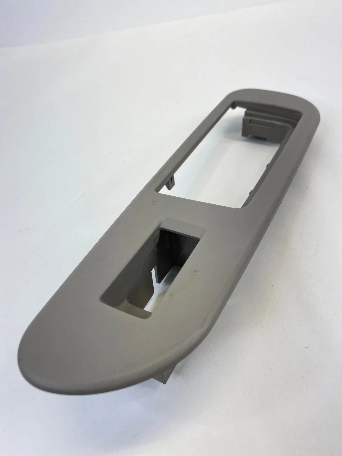 2001-2004 TOYOTA SEQUOIA REAR RIGHT SIDE DOOR WINDOW SWITCH COVER 74271-0C010