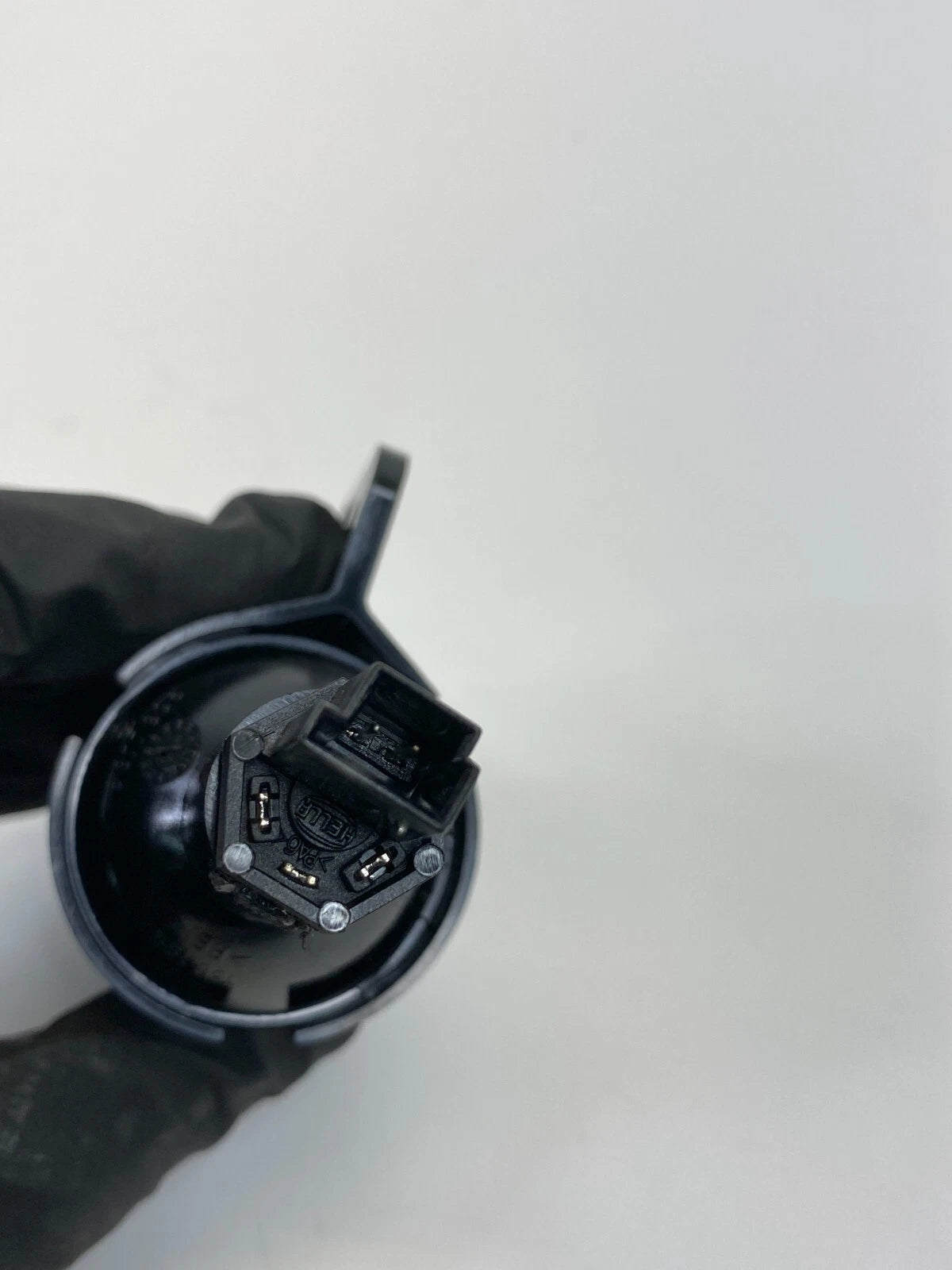 02-05 BMW 745I 745LI FRONT RIGHT PASSENGER SIDE DOOR HANDLE LIGHT SWITCH 8379697