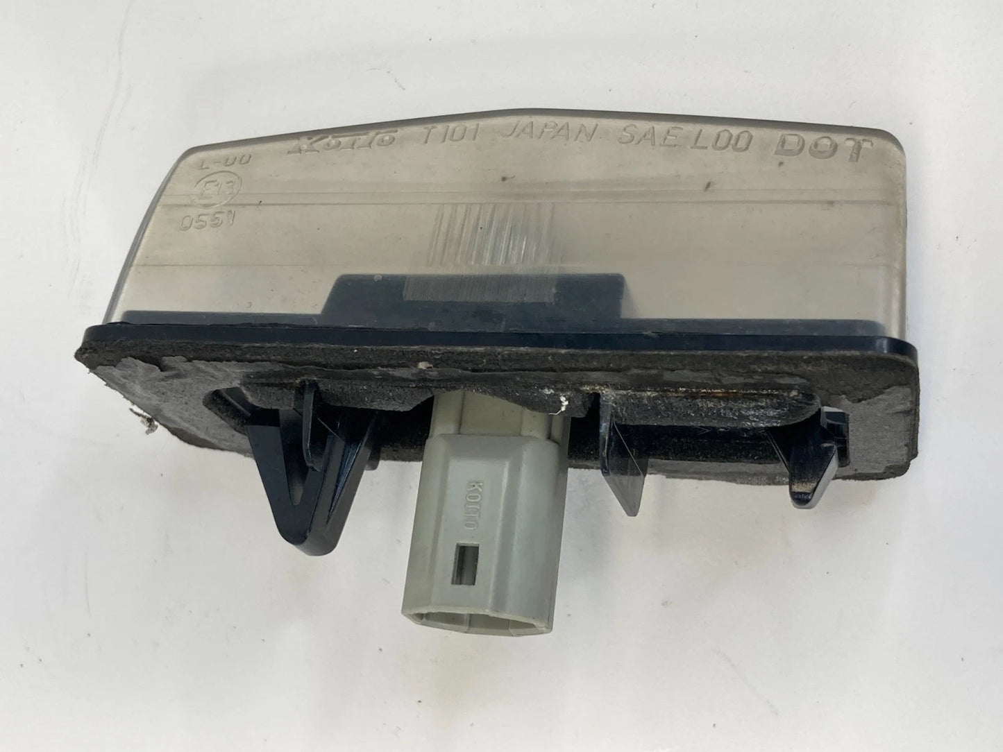 2005 2006 2007 SCION TC REAR LEFT OR RIGHT TRUNK LICENSE PLATE LIGHT LAMP OEM