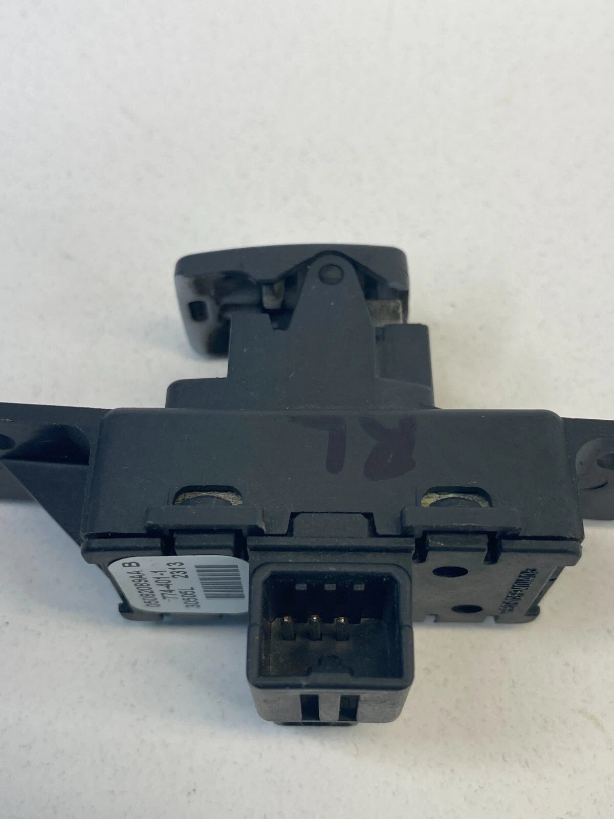04-08 CHRYSLER PACIFICA REAR LEFT DOOR POWER WINDOW CONTROL SWITCH 05082089AA