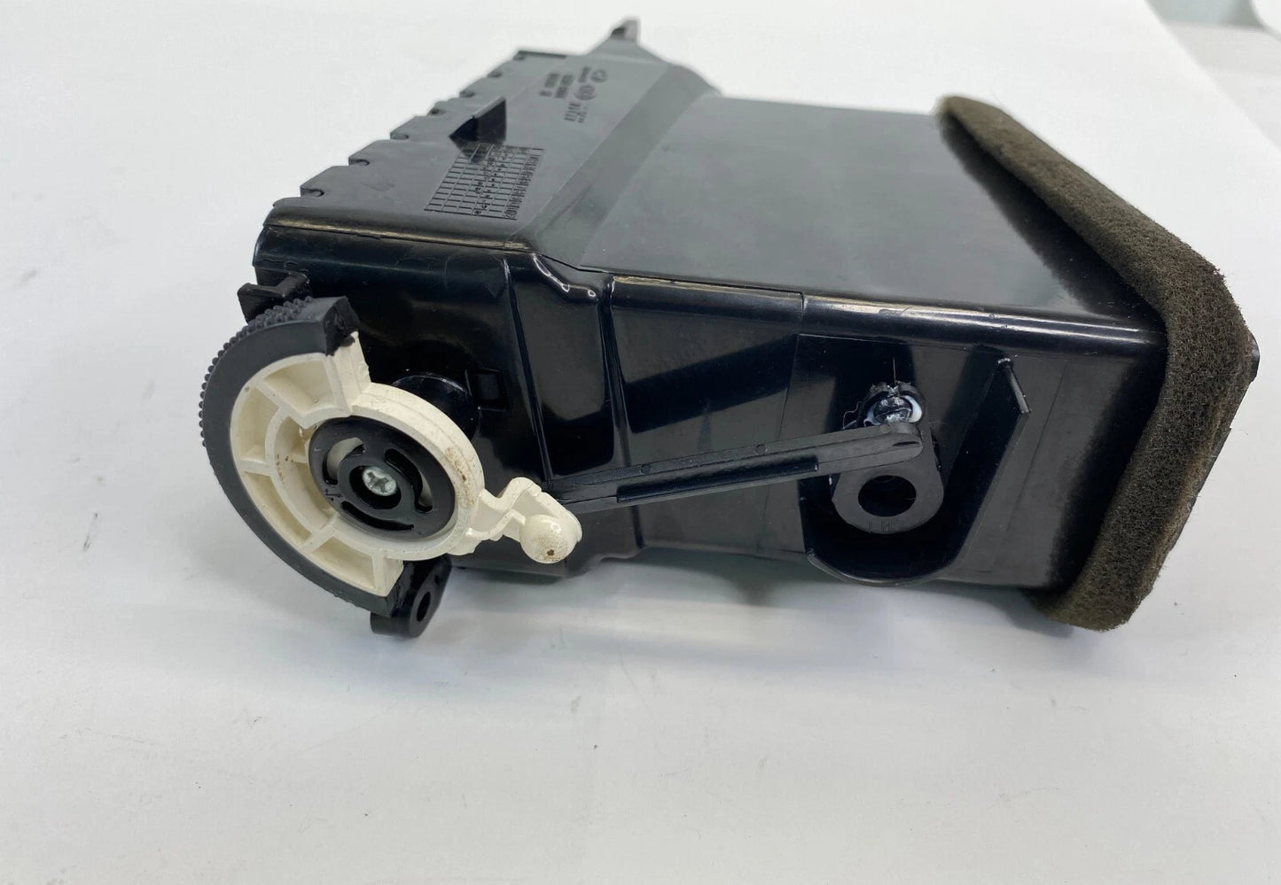 2006-2009 HYUNDAI ACCENT LEFT SIDE DASH CENTER AC AIR VENT DUCT 97410-1E000 OEM