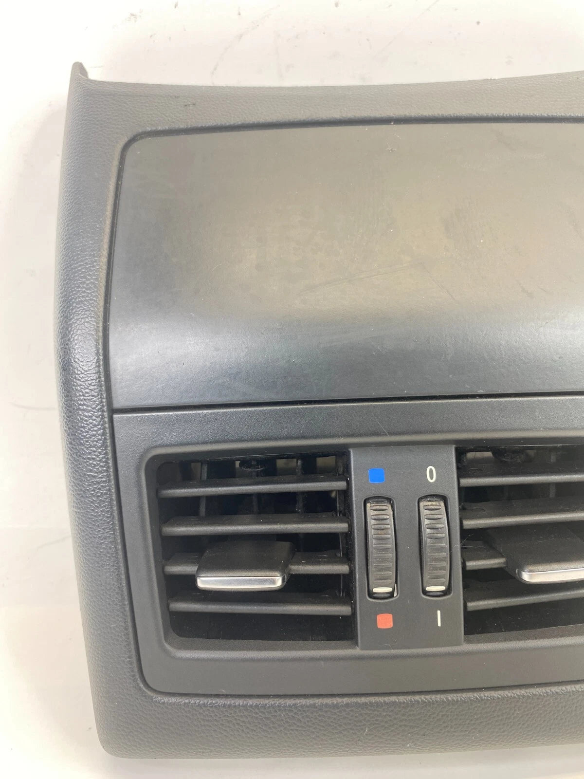 09-12 BMW 328I XDRIVE 07-12 328I REAR CENTER CONSOLE AIR VENT OUTLET 64226932023