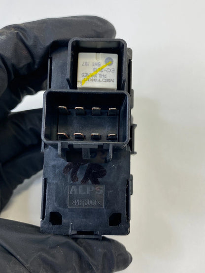 06-11 BUICK LUCERNE REAR RIGHT SIDE DOOR POWER WINDOW CONTROL SWITCH 15888174