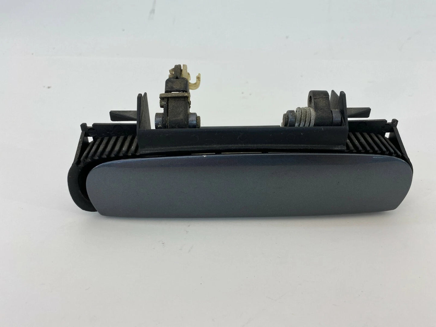 1998-2004 AUDI A6 FRONT RIGHT PASSENGER OUTER EXTERIOR DOOR HANDLE ASSEMBLY OEM