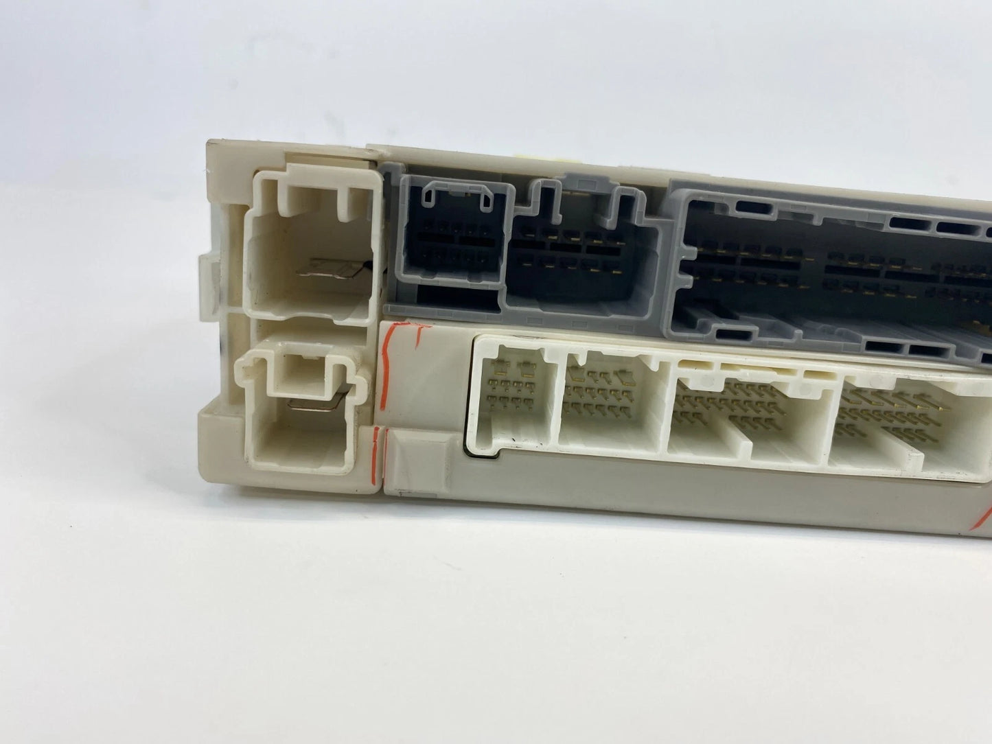 2006-2013 LEXUS IS250 LH LEFT DASH FUSE RELAY JUNCTION BLOCK UNIT OEM 8273053050
