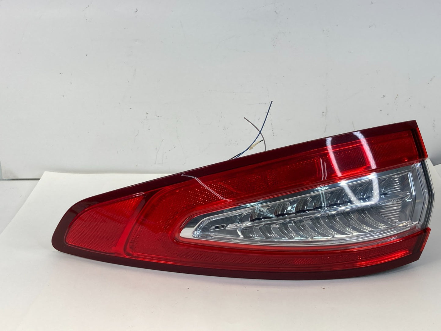 2013-2016 Ford Fusion Rear Right Outer Tail Light Taillight Lamp DS73-13404-AK