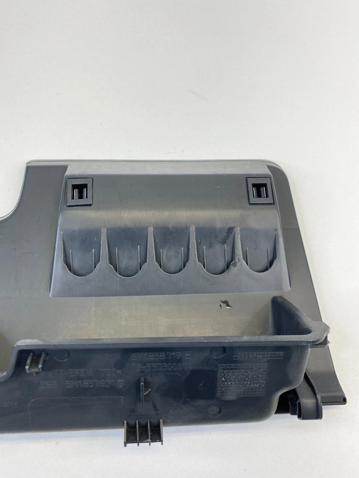 2009-2017 VOLKSWAGEN TIGUAN GLOVE BOX ASSEMBLY STORAGE COMPARTMENT 5M1858719E