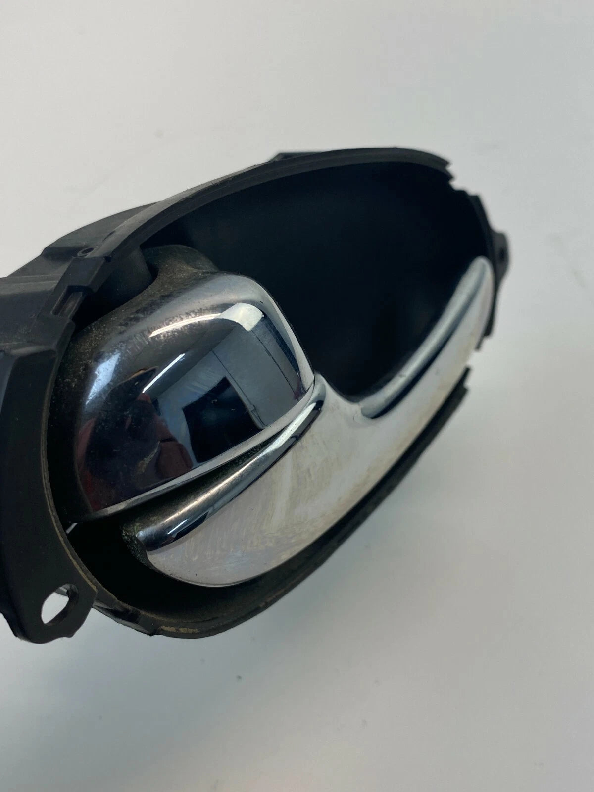 2002-2009 CHEVROLET TRAILBLAZER REAR LEFT SIDE INNER INTERIOR DOOR HANDLE 107502