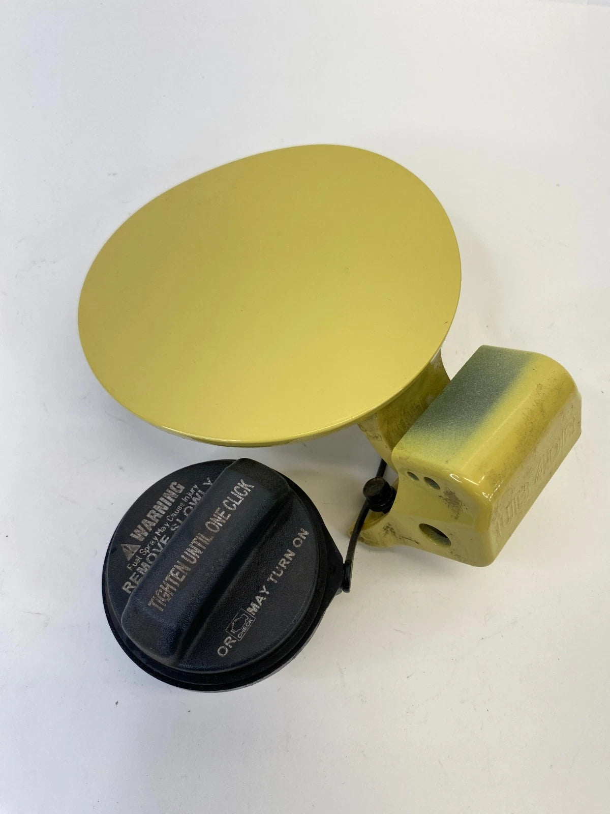 2012-2017 KIA RIO SEDAN FUEL FILLER TANK DOOR GAS LID COVER 69510-1W000 OEM