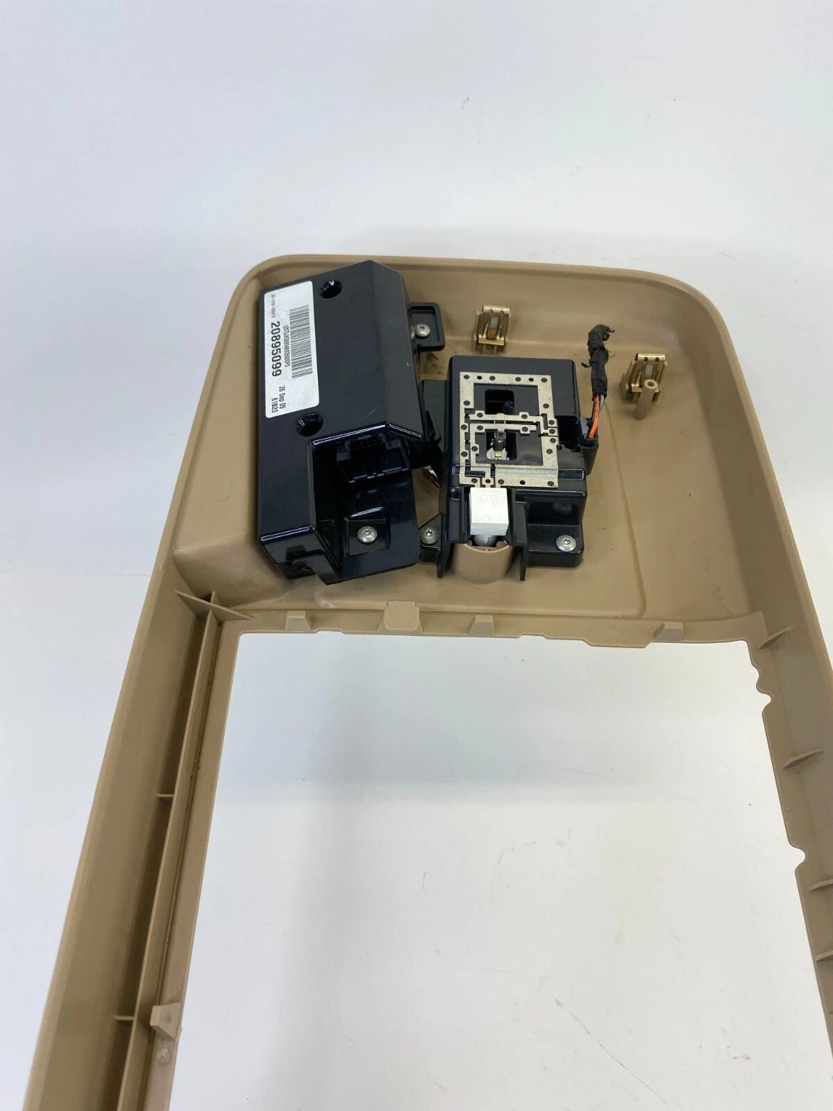 08-17 BUICK ENCLAVE UPPER REAR ROOF CONSOLE DVD SCREEN BEZEL TRIM ASSEMBLY