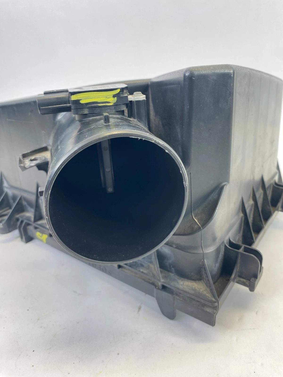 2009-2015 TOYOTA VENZA AIR INTAKE UPPER CLEANER BOX COVER W/ MAF 22204-0H010 OEM