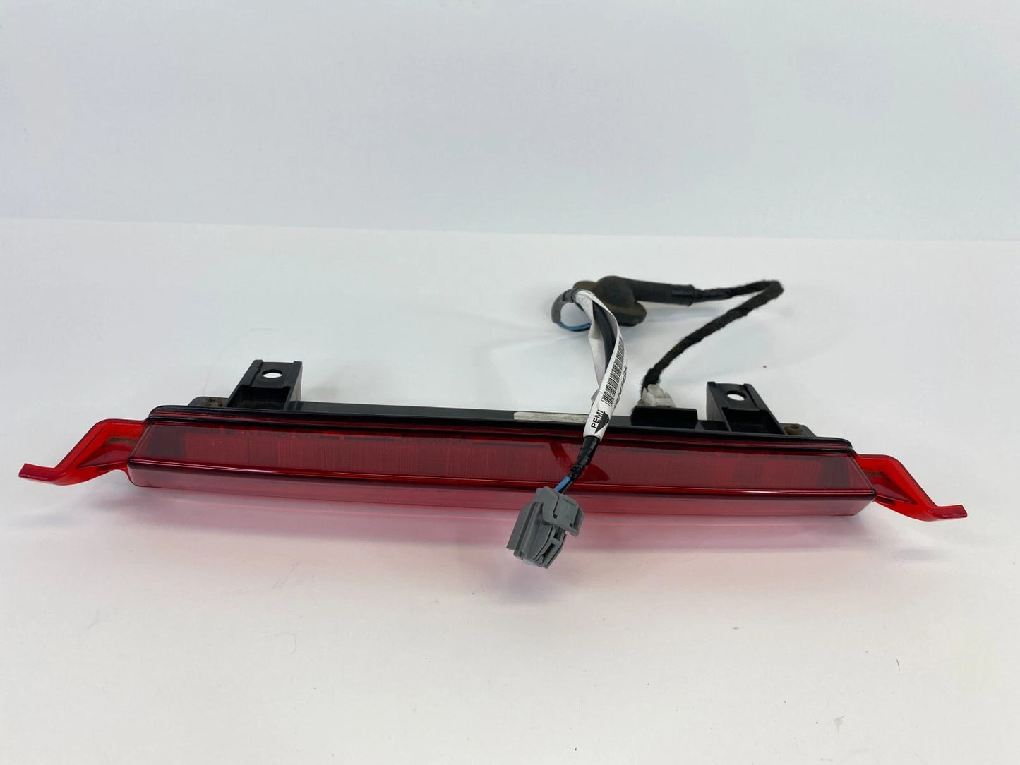 2007-2012 GMC ACADIA REAR CENTER HIGH MOUNT 3RD THIRD BRAKE LIGHT LAMP 15245495
