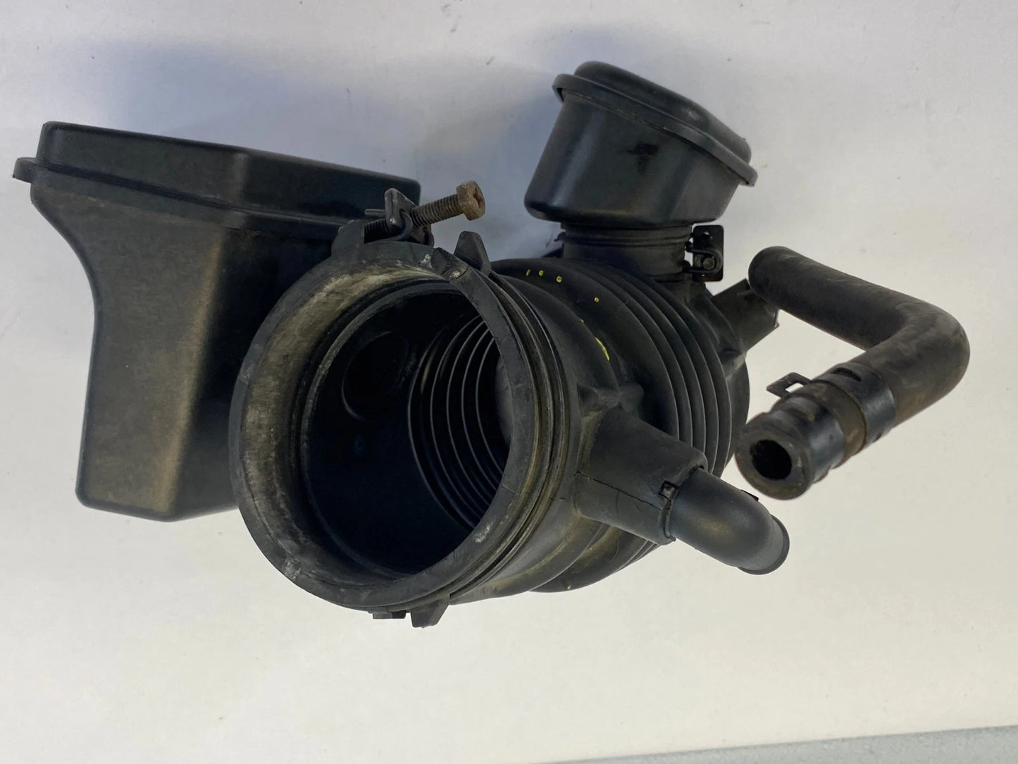2015-2020 KIA SORENTO 3.3L AIR INTAKE HOSE DUCT RESONATOR ASSY OEM 28192-2W100