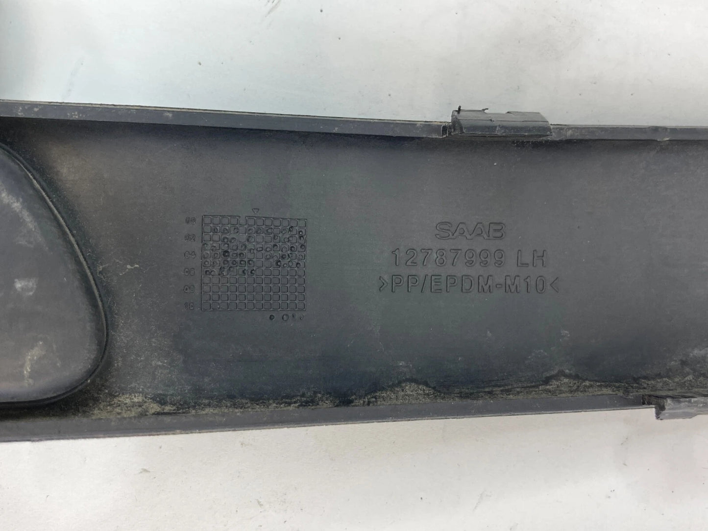 03 04 05 06 07 SAAB 9-3 93 FRONT LEFT LOWER BUMPER MOLDING COVER TRIM 12787999