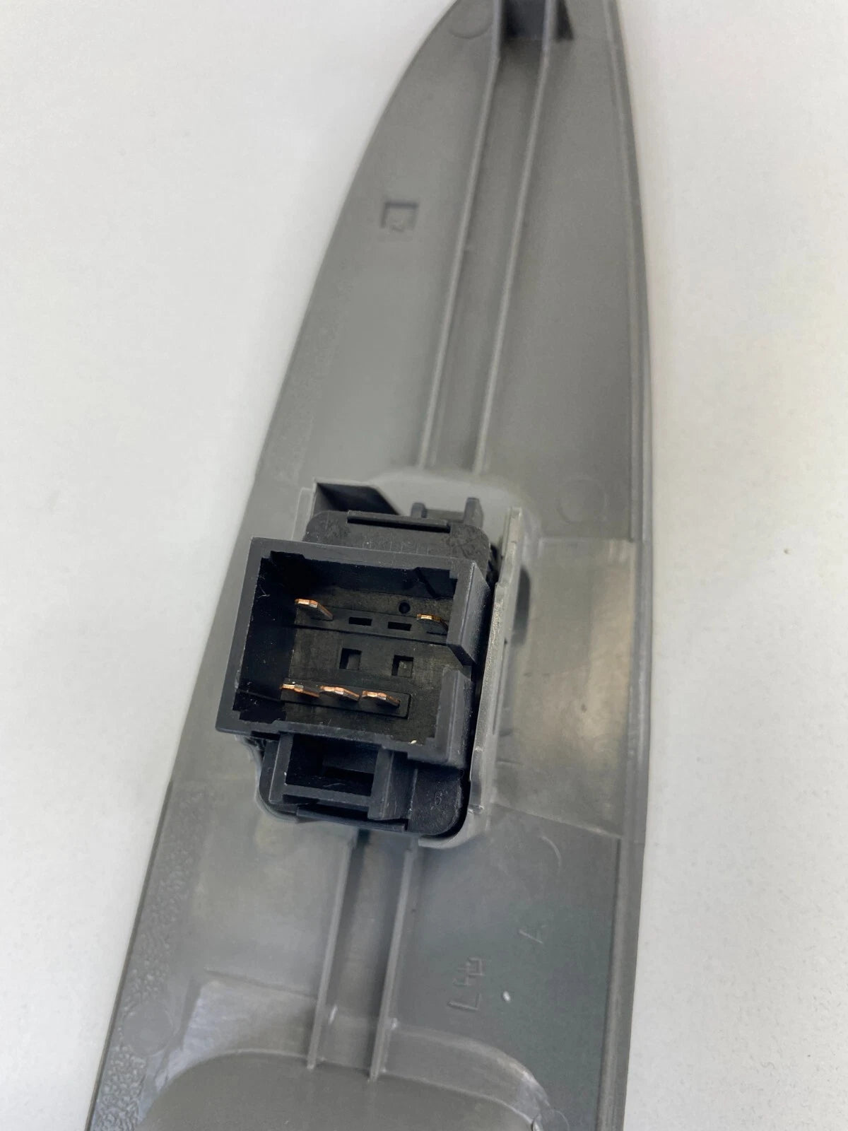 2008-2012 CHEVROLET MALIBU REAR LEFT WINDOW CONTROL SWITCH W/BEZEL 20952795 OEM