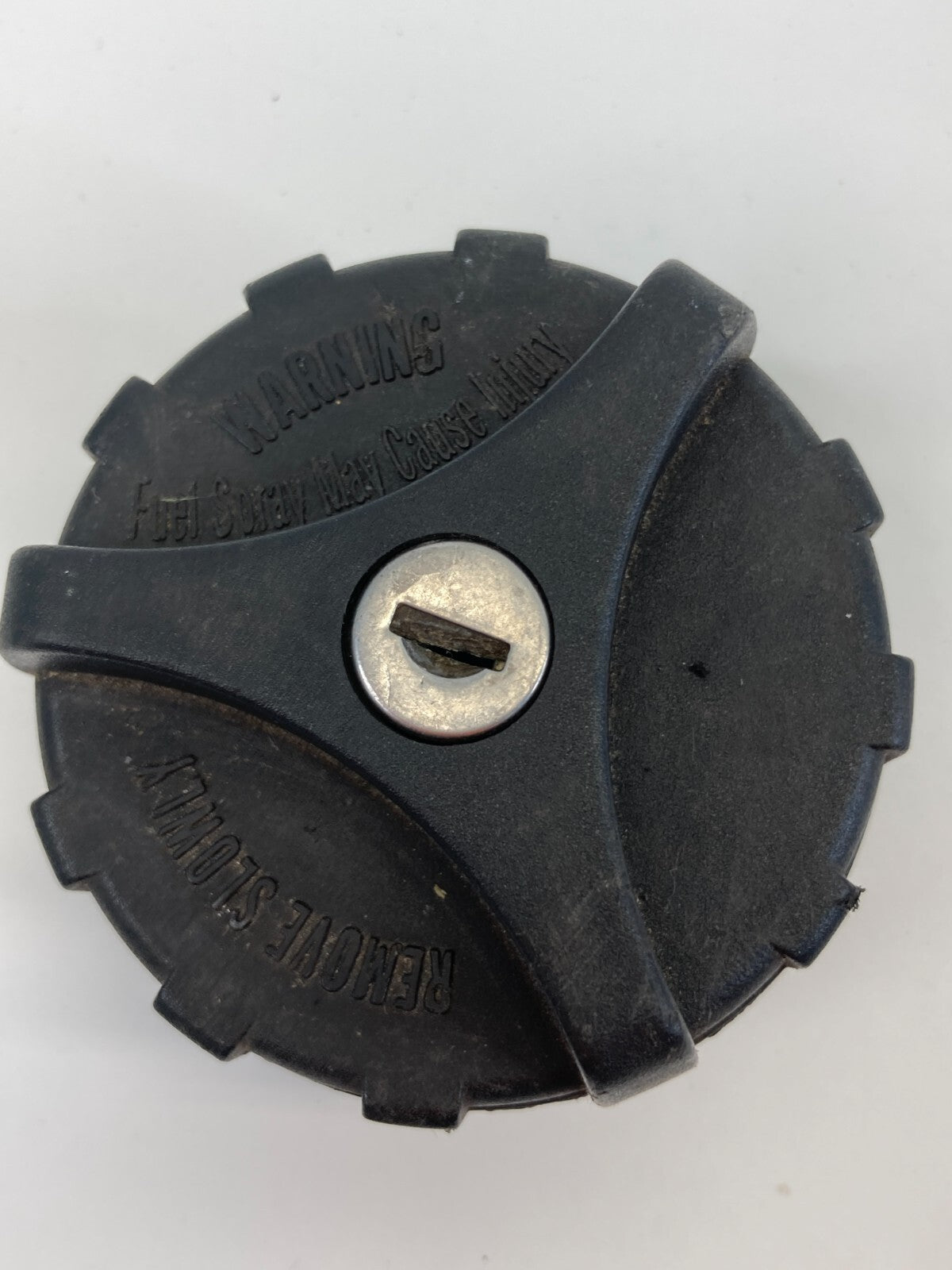 1998-2005 Volkswagen Beetle Fuel Filler Gas Cap w Lock OEM