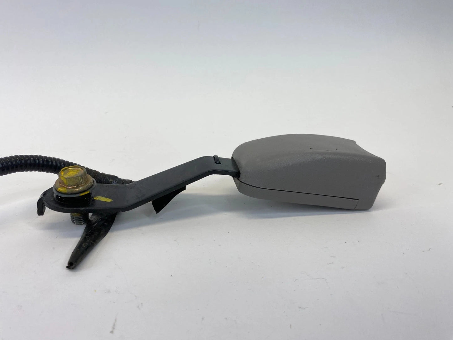 2002-2004 HONDA ODYSSEY FRONT RIGHT PASSENGER SEAT BELT BUCKLE RECEIVER GREY OEM
