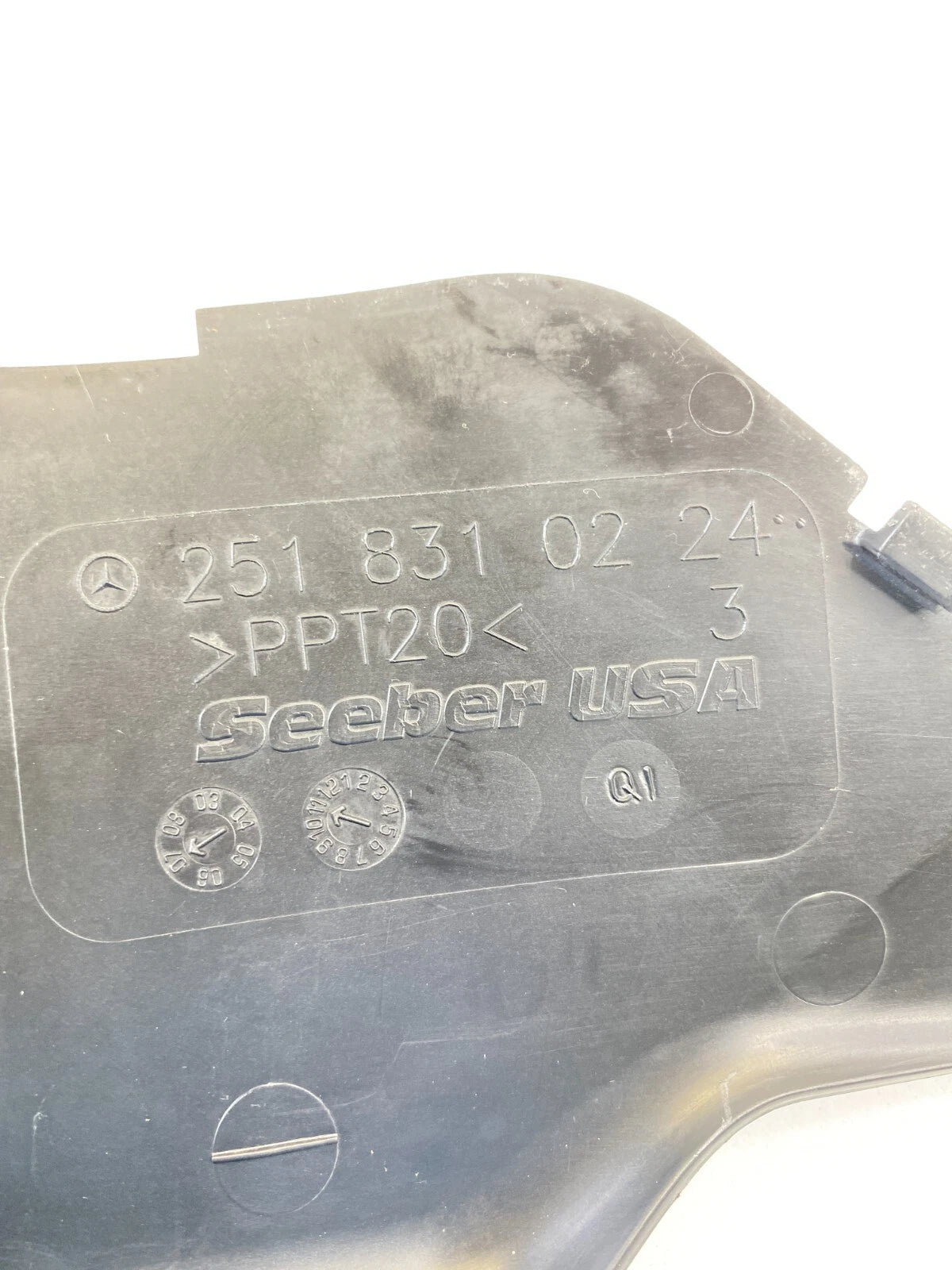 2008 MERCEDES BENZ R350 WINDSHIELD WIPER COWL COVER TRIM BEZEL 2518310224 OEM