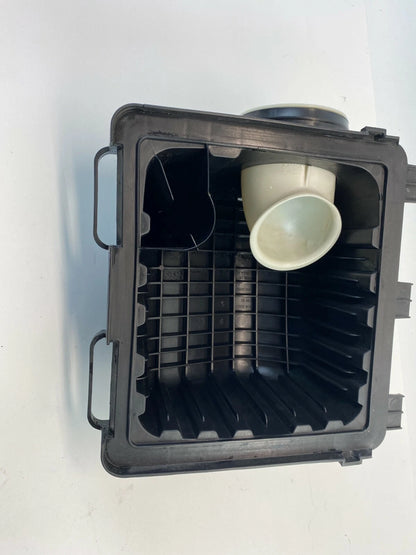2009 2010 VOLKSWAGEN ROUTAN AIR CLEANER FILTER BOX HOUSING UPPER COVER PANEL OEM