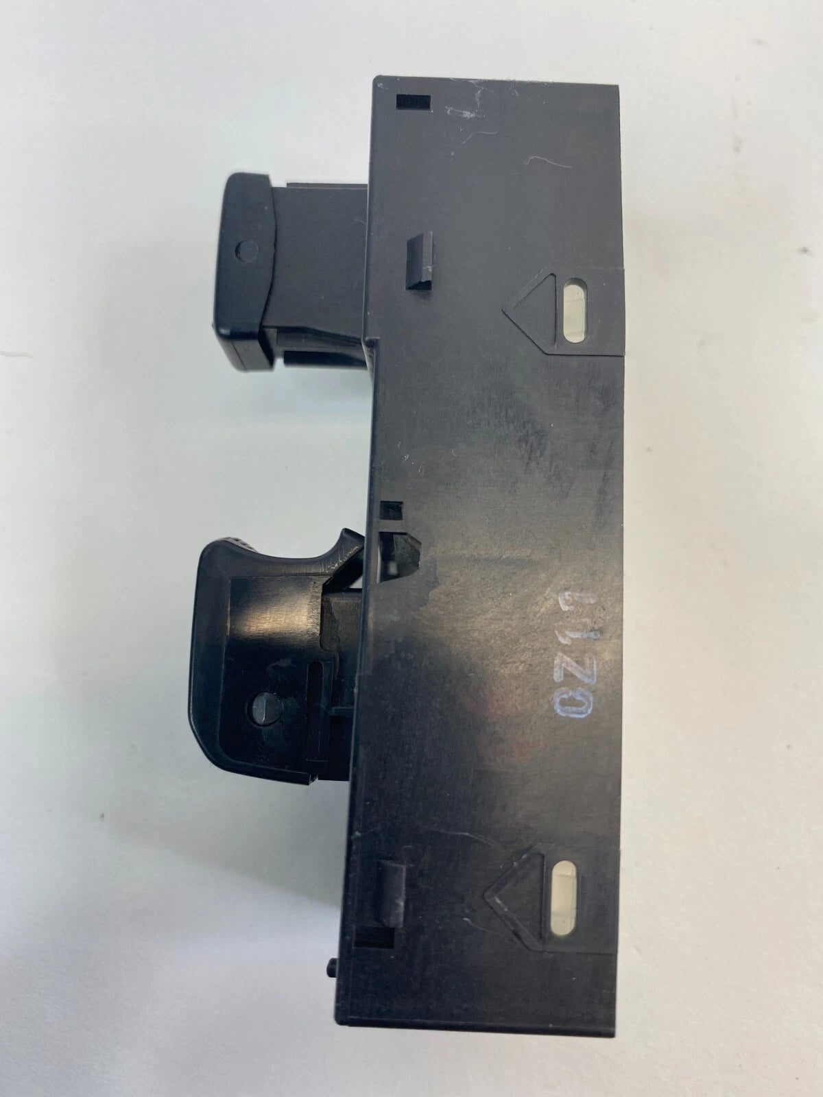 2008-2013 NISSAN ROGUE FRONT RIGHT DOOR POWER WINDOW & LOCK CONTROL SWITCH OEM