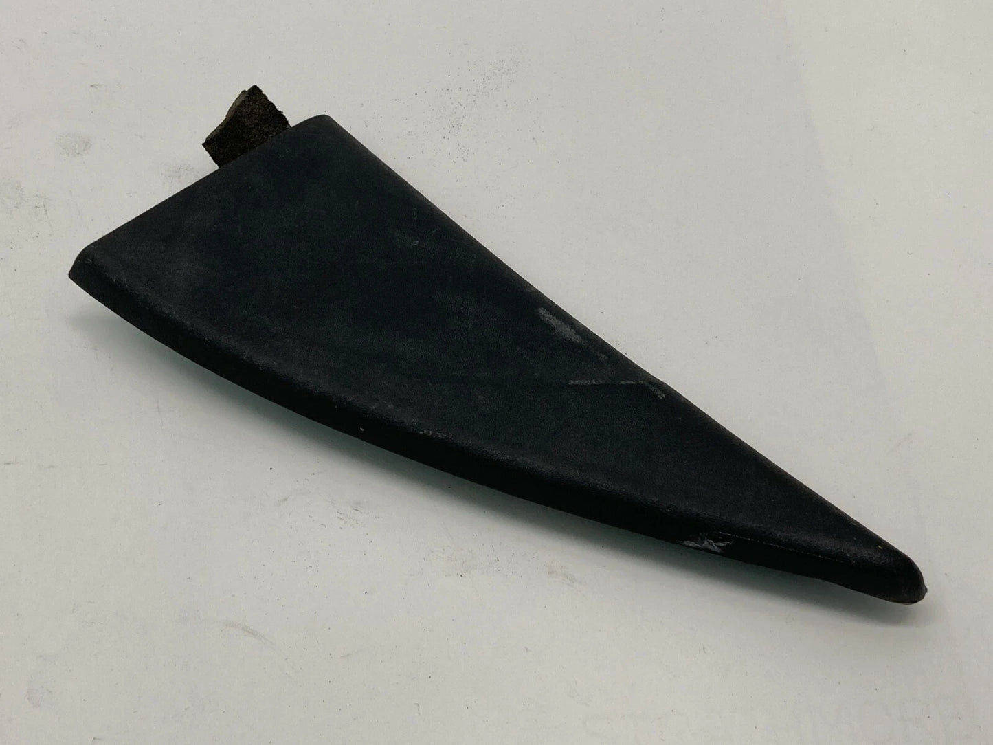 04 2004 FORD FOCUS REAR RIGHT SIDE DOOR EXTERIOR CORNER COVER TRIM MOLDING OEM