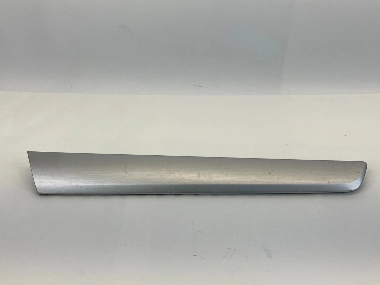 12 13 14 15 VOLKSWAGEN PASSAT FRONT RIGHT DOOR PANEL MOLDING BEZEL 561867410A