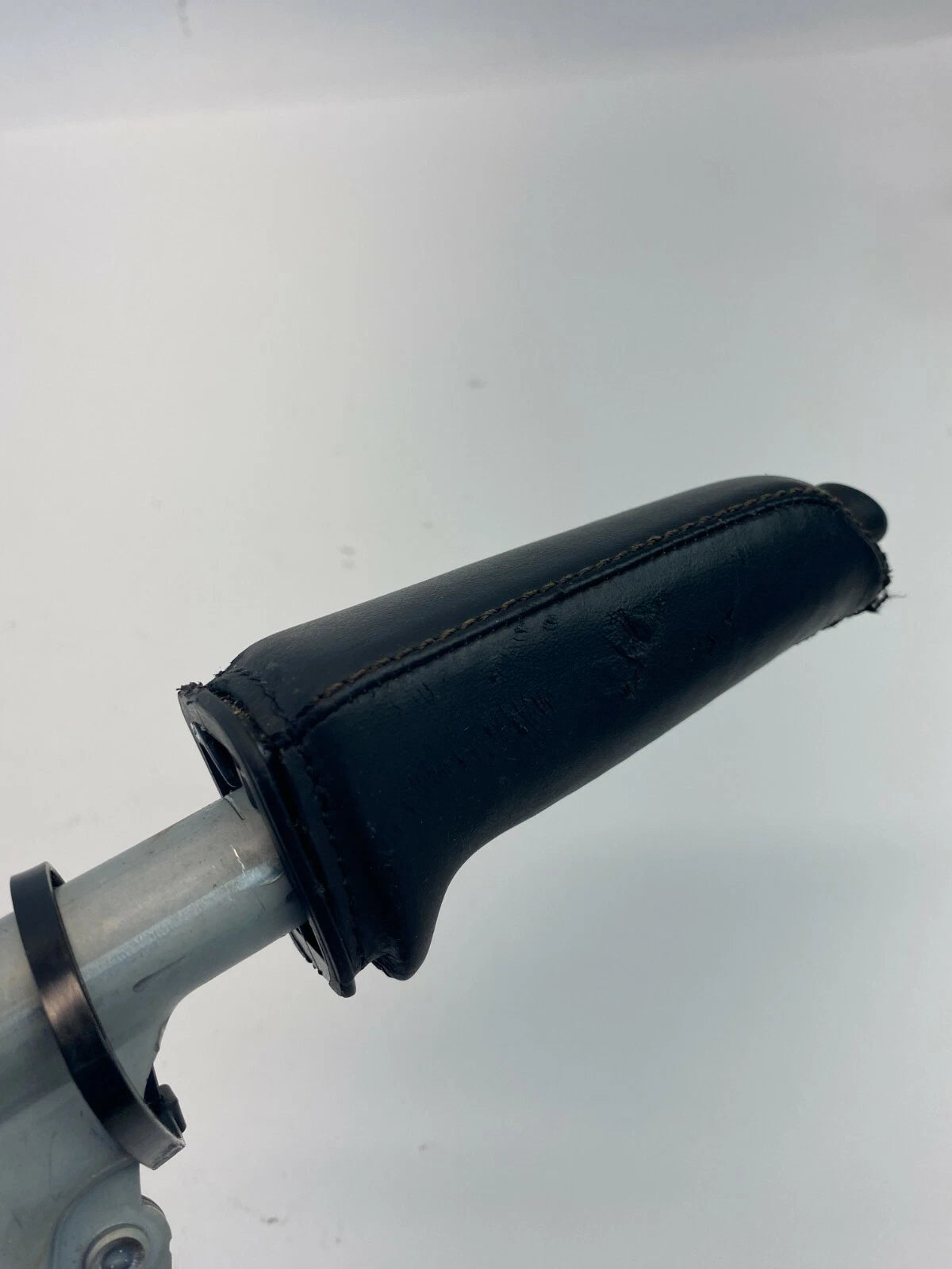2004-2005 BMW 545I E60 EMERGENCY PARKING BRAKE HANDLE LEVER ASSEMBLY 6770128 OEM