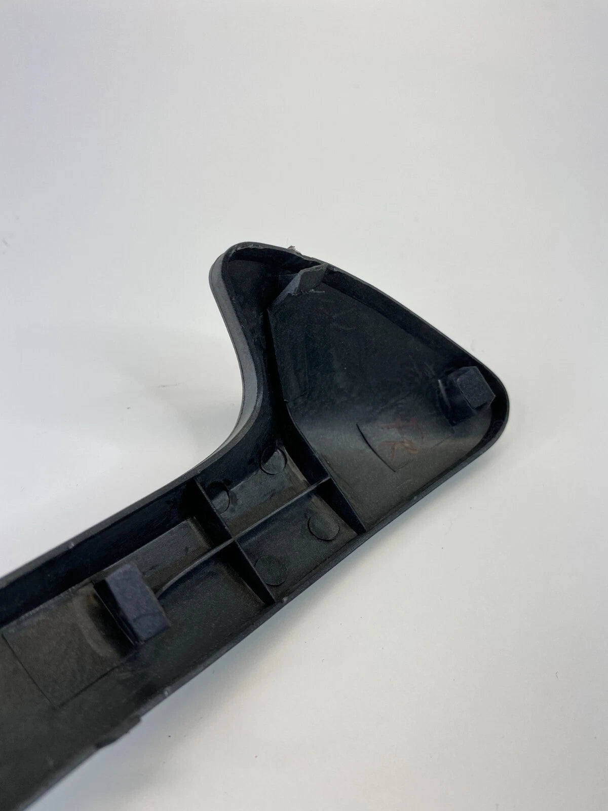 2004 2005 TOYOTA RAV4 FRONT RIGHT PASSENGER INTERIOR PULL HANDLE COVER TRIM OEM