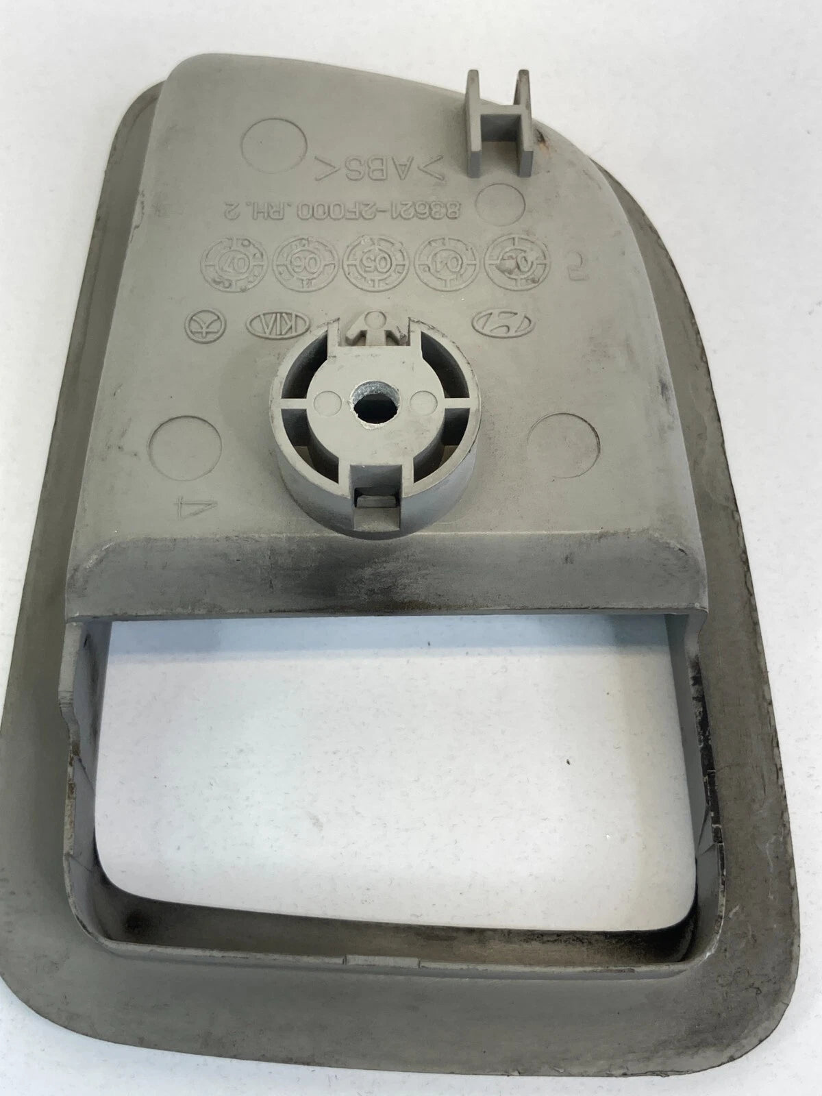 2004-2009 KIA SPECTRA EX SEDAN REAR RIGHT SIDE DOOR HANDLE BEZEL TRIM 836212F000