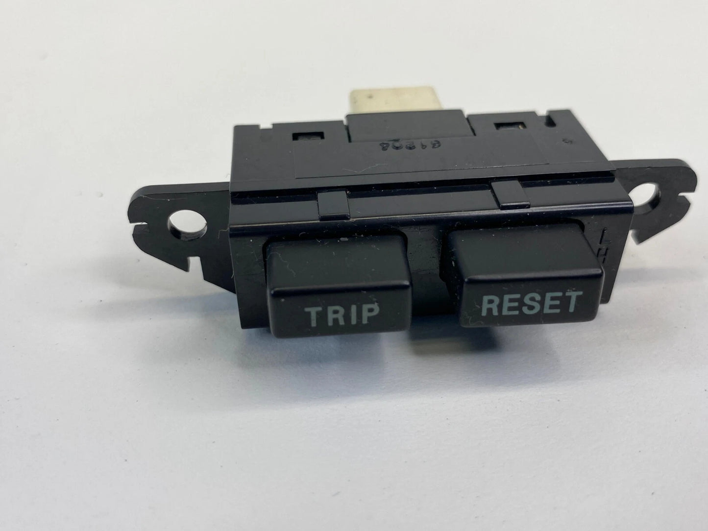 2006-2008 HYUNDAI SONATA FRONT DASH PANEL TRIP RESET BUTTON SWITCH 94510-3K100