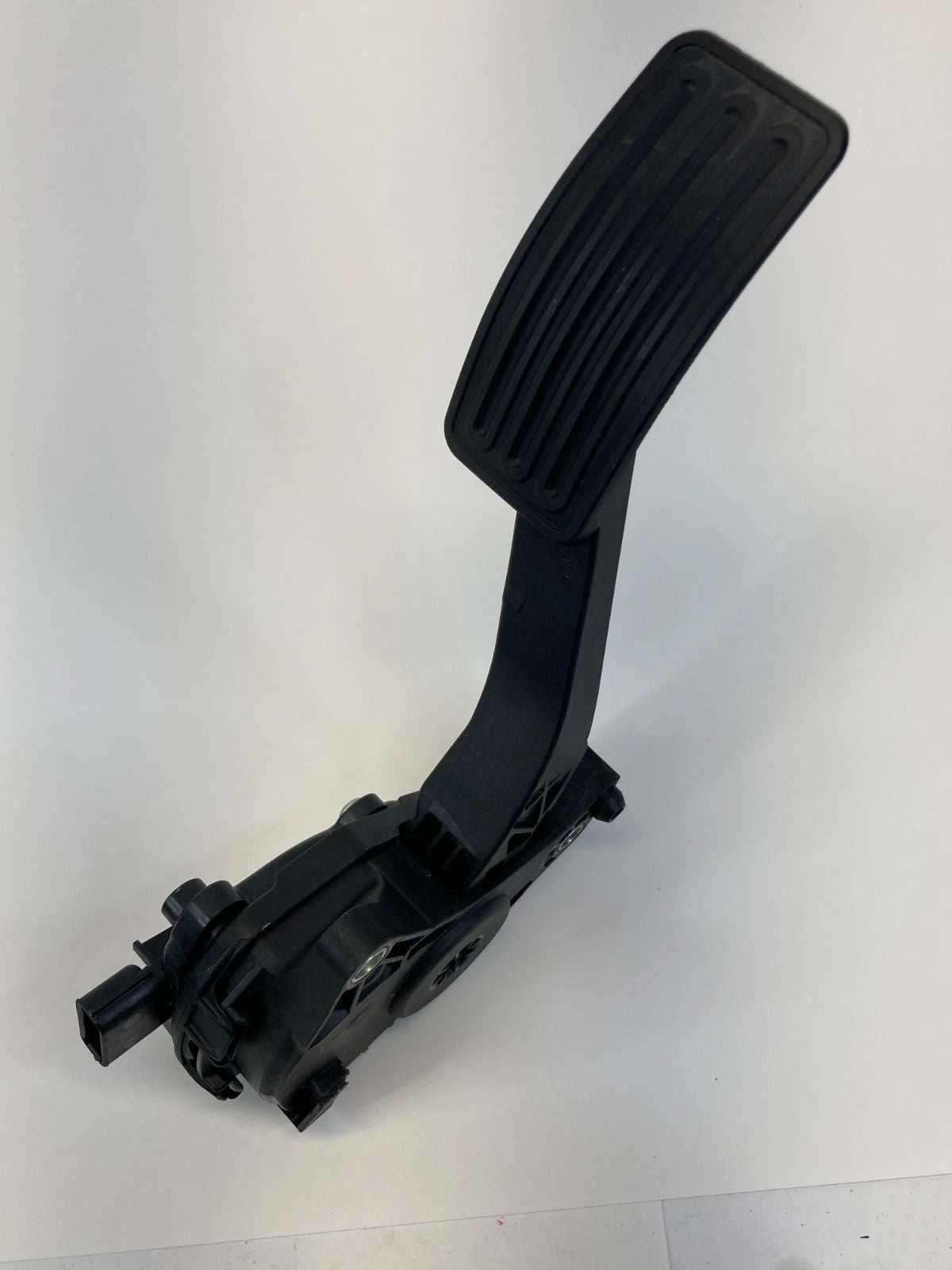 2013-2018 NISSAN ALTIMA GAS ACCELERATOR PEDAL TRAVEL SENSOR 18002-3TA0B OEM