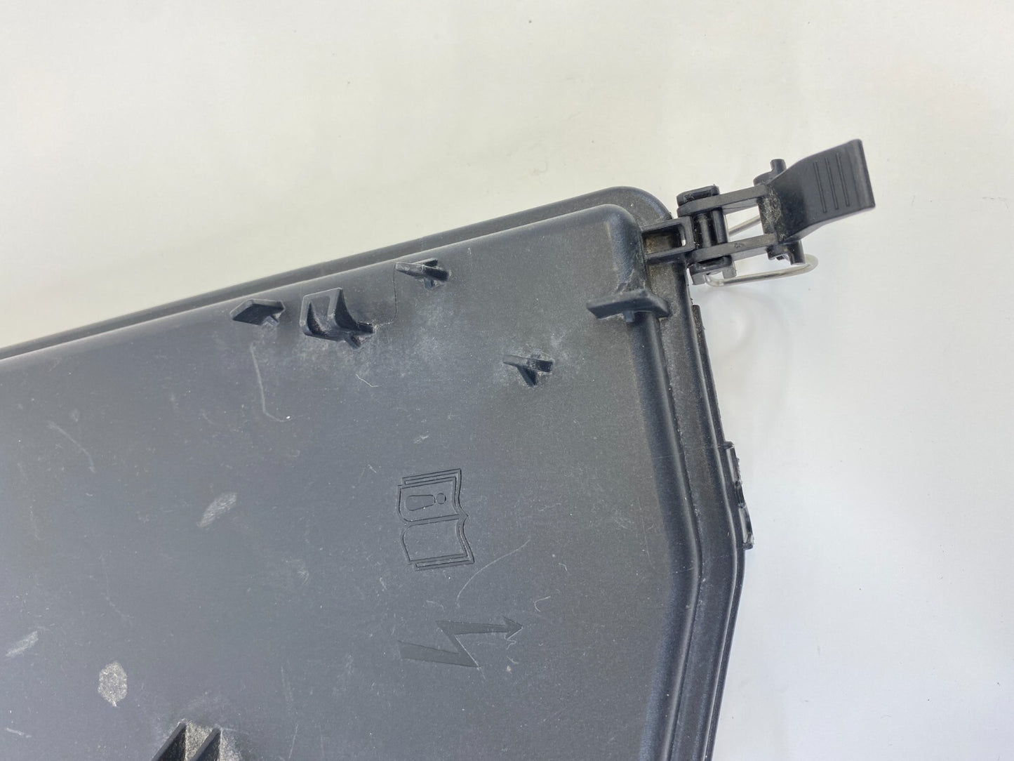 2012-2016 Mercedes-Benz E350 Front Fuse Relay Box Cover Cap A212-540-00-82 OEM