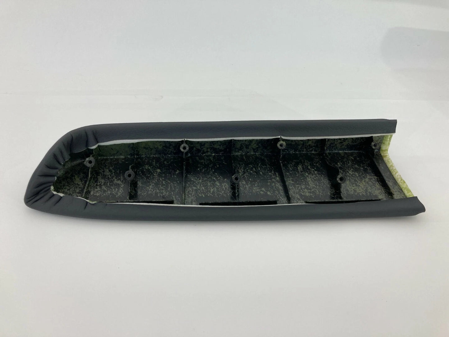 2003 KIA SORENTO REAR LEFT DRIVER SIDE DOOR PANEL ARMREST ARM REST OEM