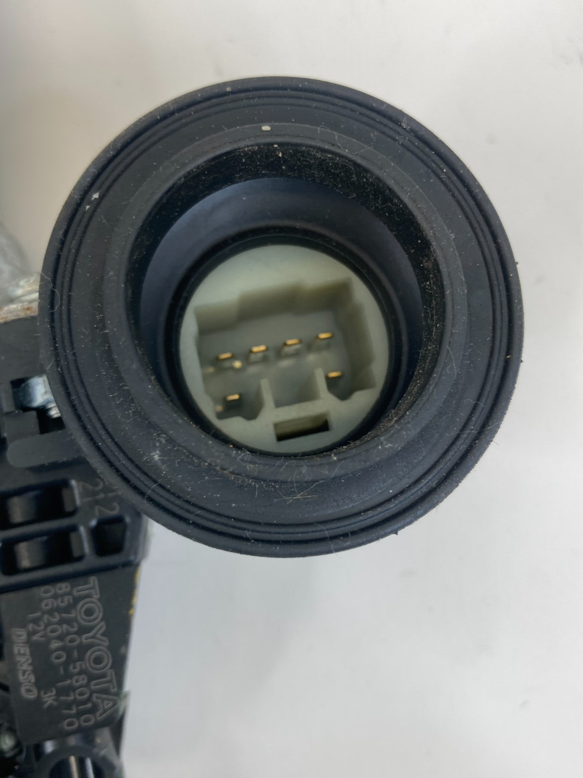 2005-2010 Scion tC Front Left Driver Power Window Motor Regulator 8572058010