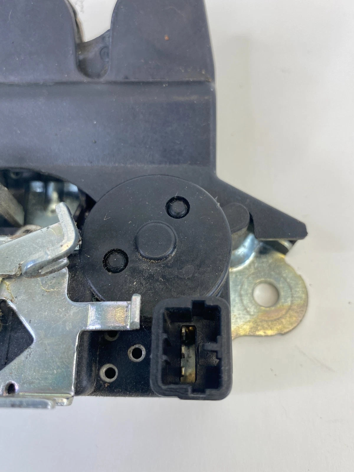 2008-2010 HYUNDAI SONATA SEDAN REAR TRUNK LOCK LATCH ACTUATOR RELEASE ASSY OEM