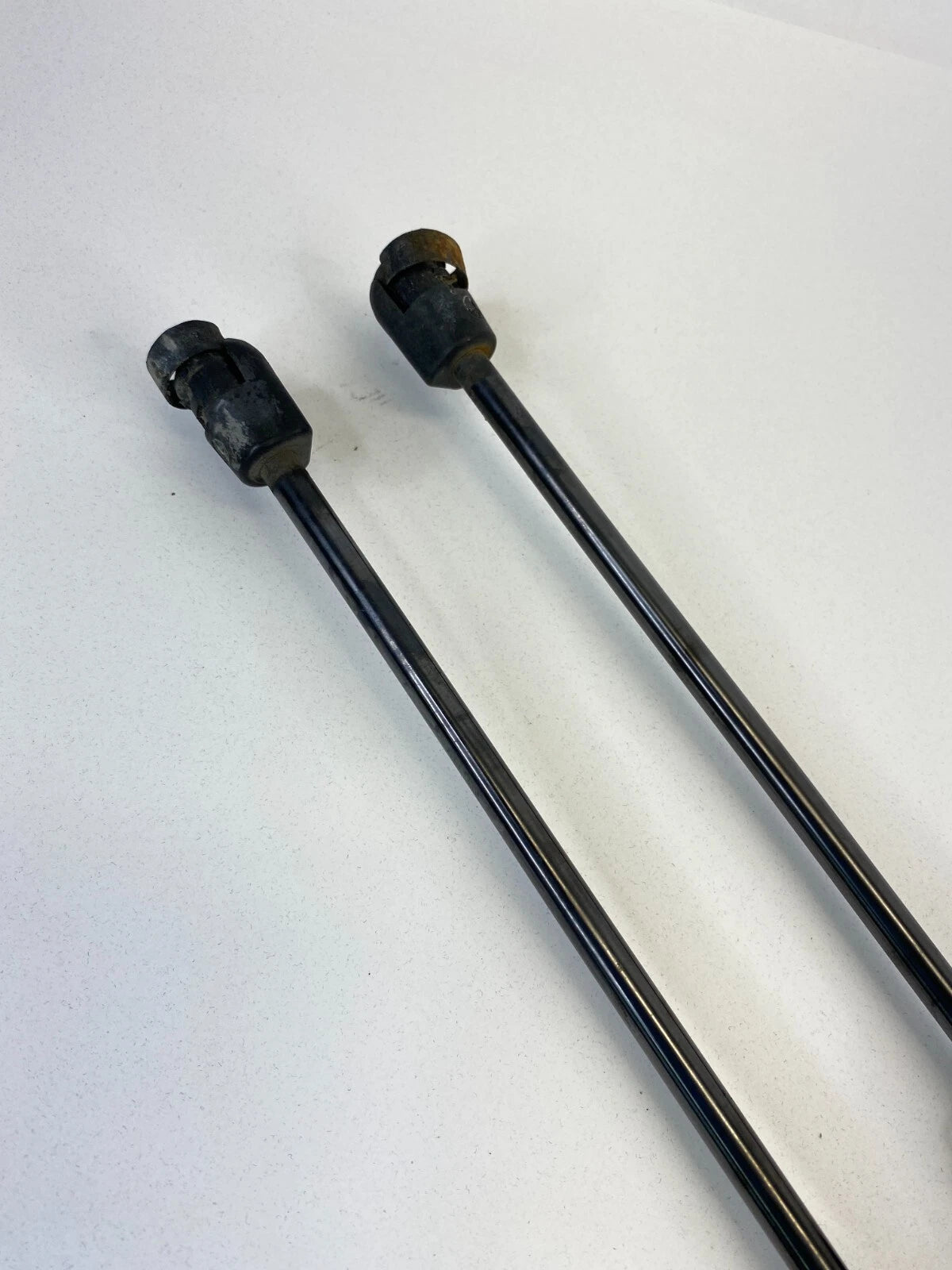 2008-2011 MERCURY MARINER REAR TRUNK HATCH LIFT CYLINDER SUPPORT SHOCK STRUT OEM