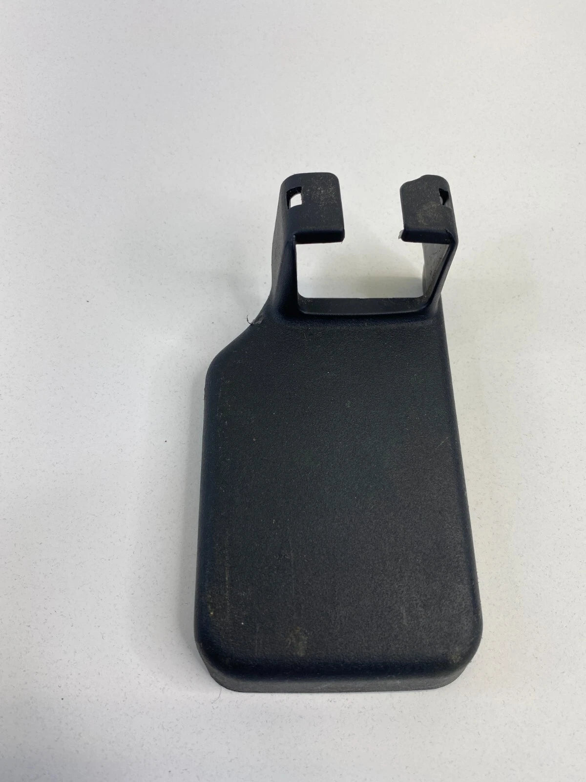 2008-2017 MITSUBISHI LANCER FRONT RIGHT SEAT TRACK END COVER UNIT OEM 6977A395